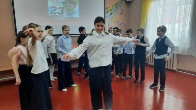 ФевроМарт в школе "Радуга".